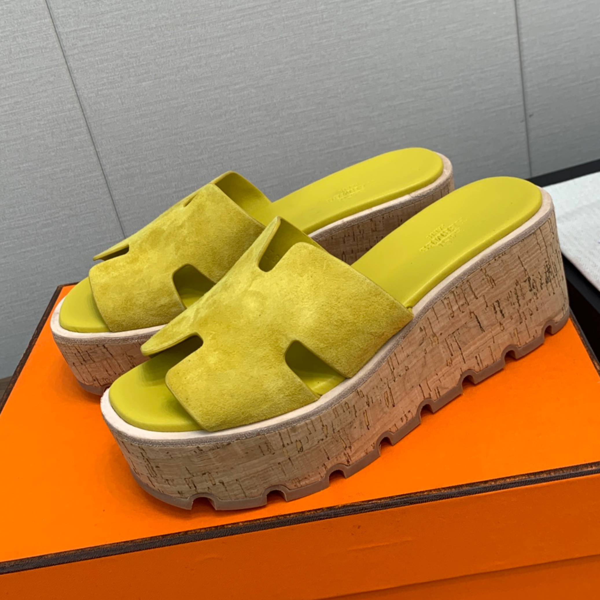 Hermes Eze 30 Suede Sandals - Jaune Impérial