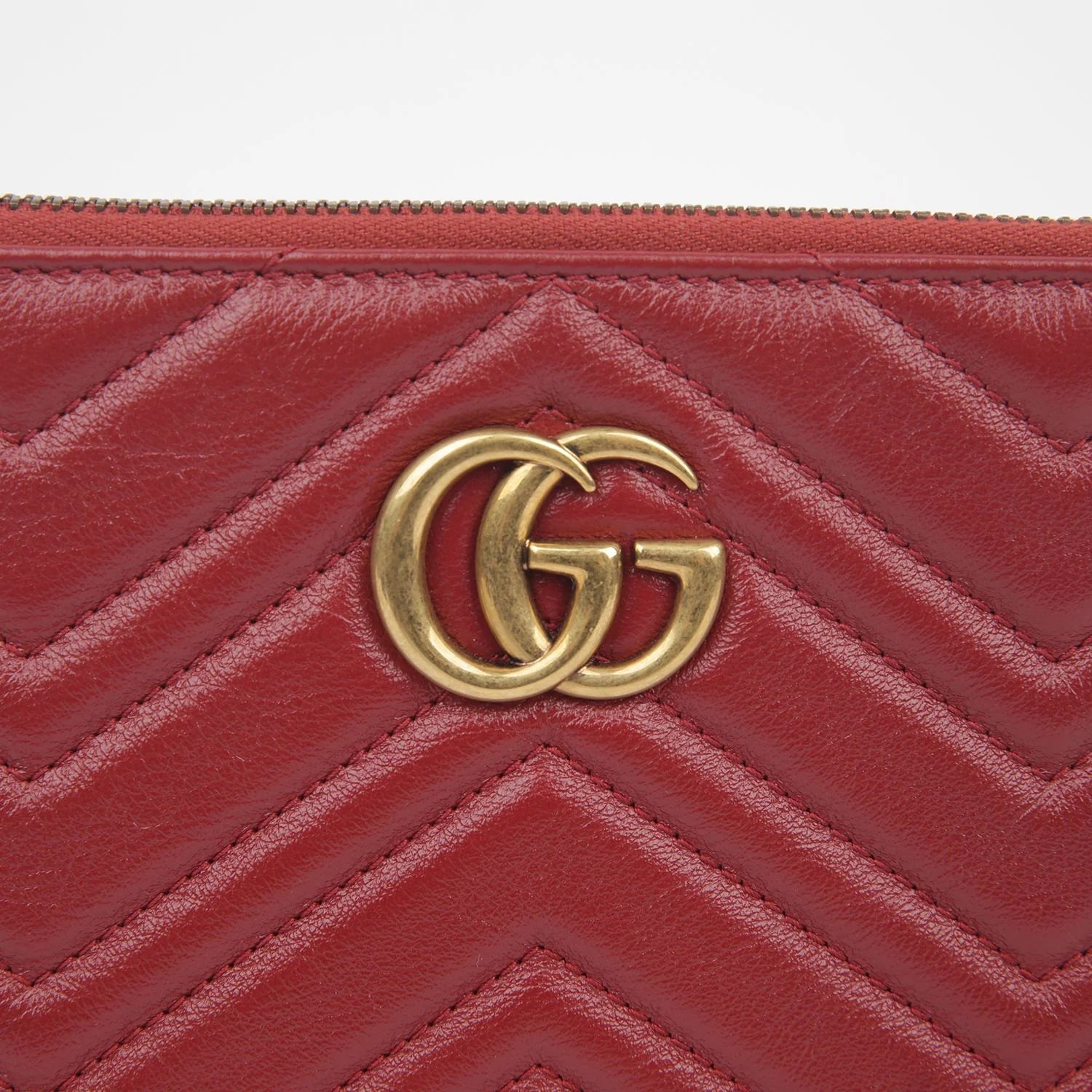Gucci GG Marmont Matelassé Leather Clutch Bag – Red