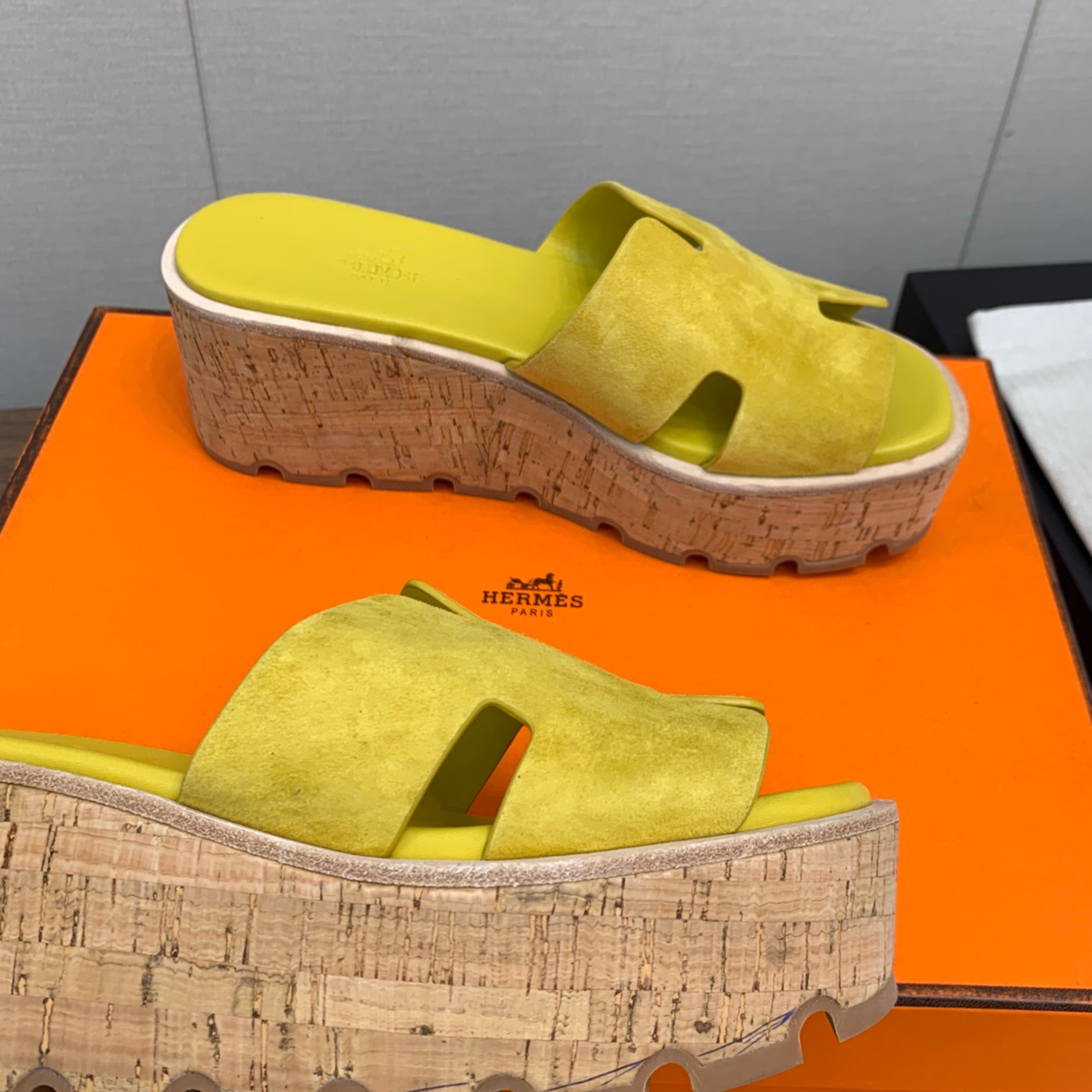 Hermes Eze 30 Suede Sandals - Jaune Impérial