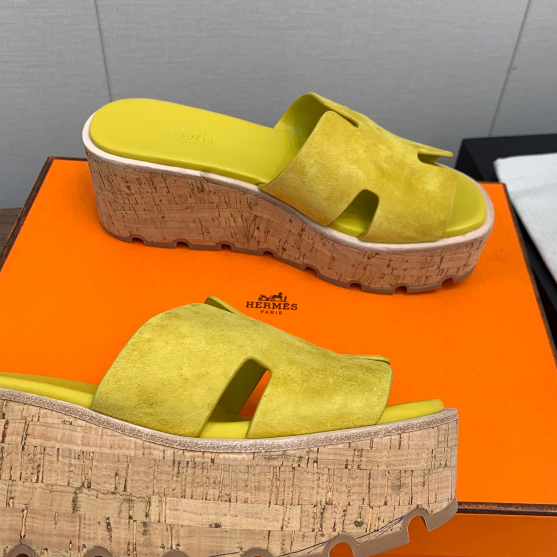 Hermes Eze 30 Suede Sandals - Jaune Impérial