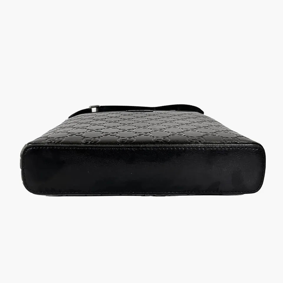 Gucci Signature Crossbody Bag – Black