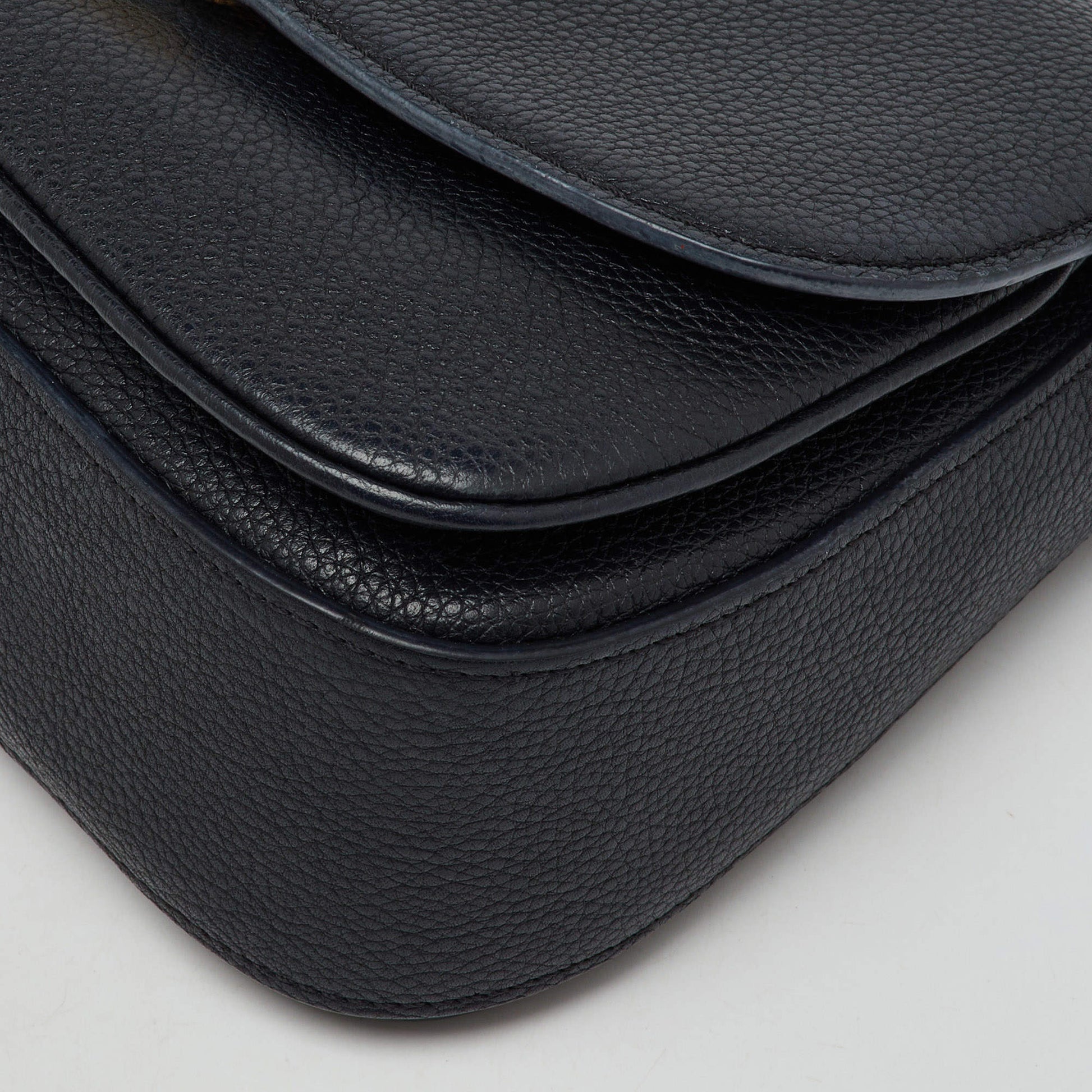 Louis Vuitton Neo Vivienne Handbag - Black